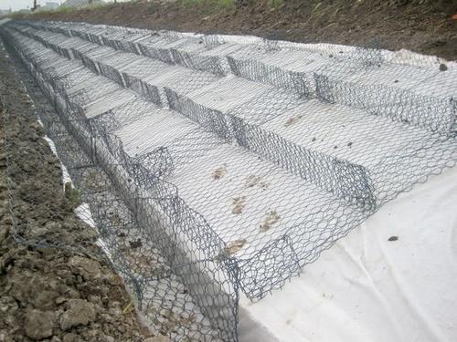 钢丝网石笼护垫专业水利河道防护