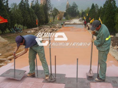 艺术压模地坪材料——彩色混凝土路面施工