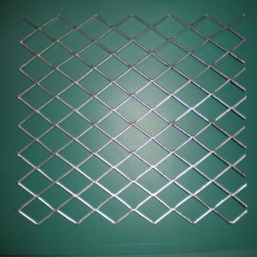 小型中型重型钢板网 还有铝板网 滤铂网  黄铜板紫铜板网 不锈钢板网镍板网等 网孔有菱形、六角形 、异形。