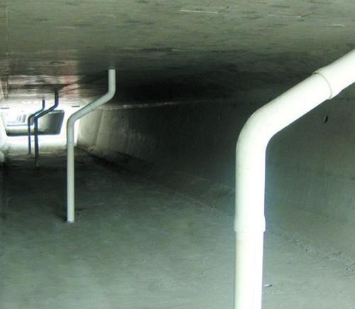 隧道桥梁水箱斜口护栏支架泄水管