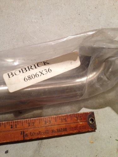 Bobrick B-6806 水平扶手
