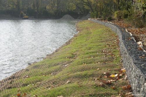 30cm厚双隔板雷诺护垫，河道河堤护岸用石笼护垫