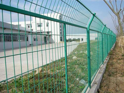 湖北江汉区厂区护栏网弯头框架护栏网规格