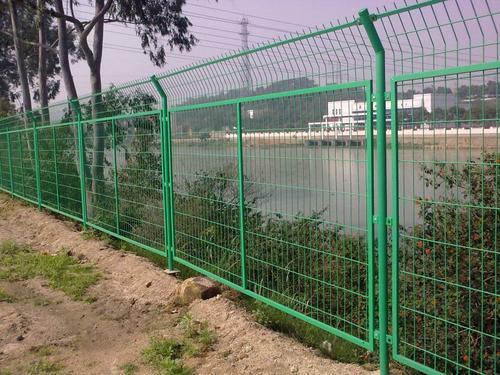 湖北江汉区厂区护栏网弯头框架护栏网规格