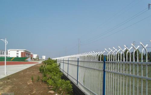 热镀锌钢围栏 工厂小区锌钢围墙栏杆 别墅园林隔离护栏网