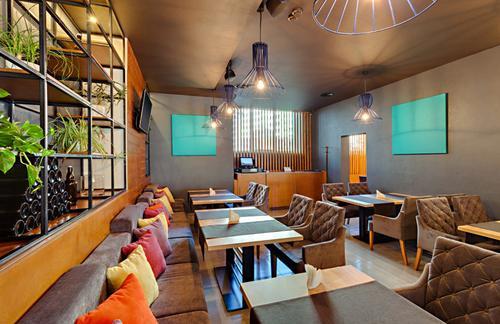 郑州中式餐厅装修如何选餐厅家具-【梵意空间设计】