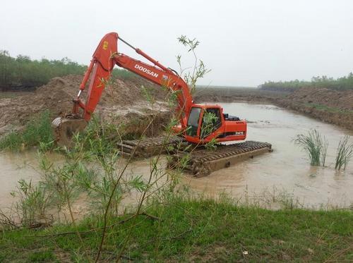 安徽合肥水上挖掘机出租*水路挖掘机租赁公司