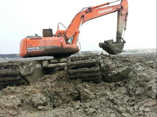 湿地沼泽挖掘机出租水上挖掘机打桩
