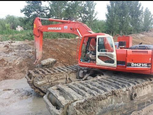 河道清淤挖掘机出租水上挖掘机租赁有限公司