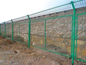 吉林金属丝防护网、四平工厂围栏网