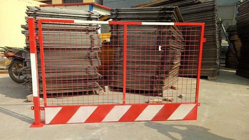 红色喷涂基坑四周护栏网、定尺临边基坑护栏网