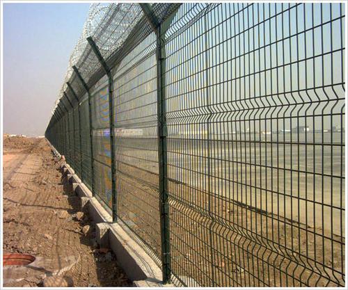 机场刺丝护栏网监狱防护网框架铁丝网围栏厂家直销