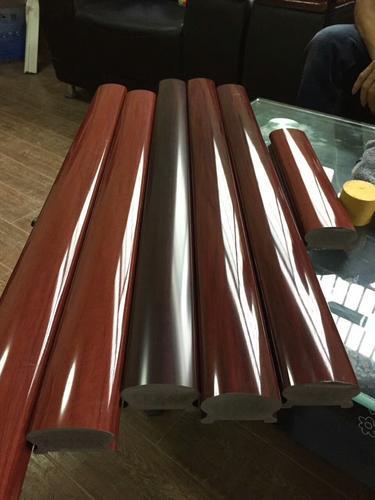 新型木纹热转印楼梯扶手，陕西志诚塑木生产厂家供应