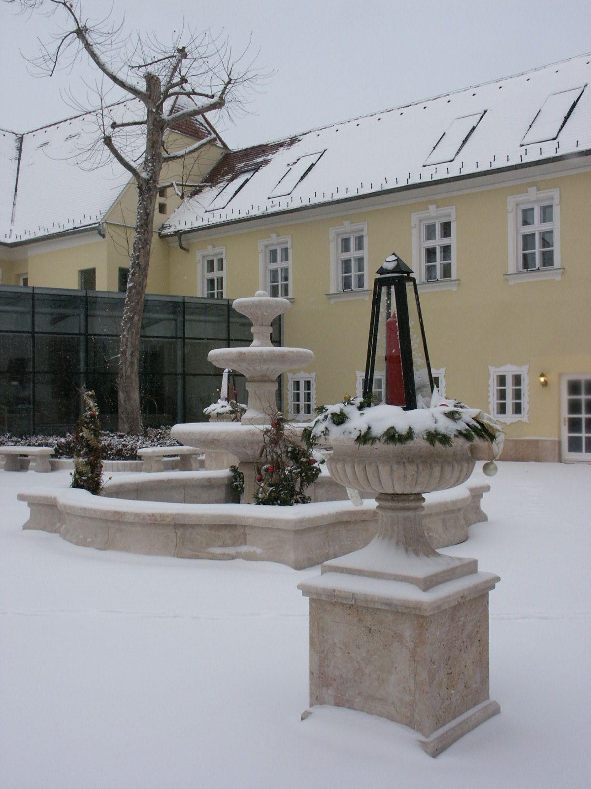 欧洲  匈牙利国家艺术中心Crystal Garden的石材产品与安装2.jpg
