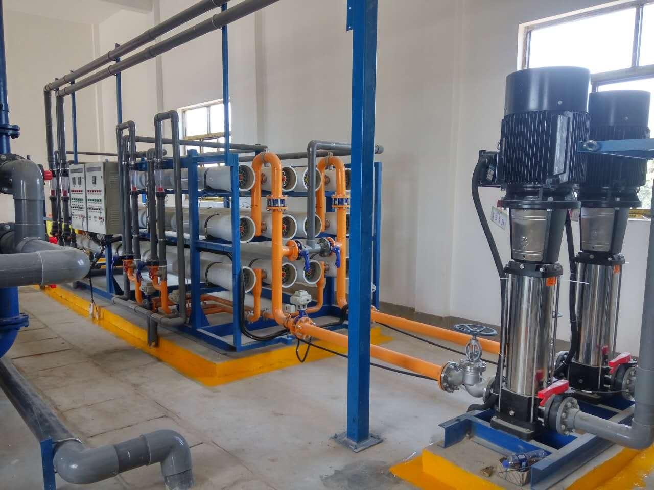陶瓷工业园供水站2米高压水泵.JPG