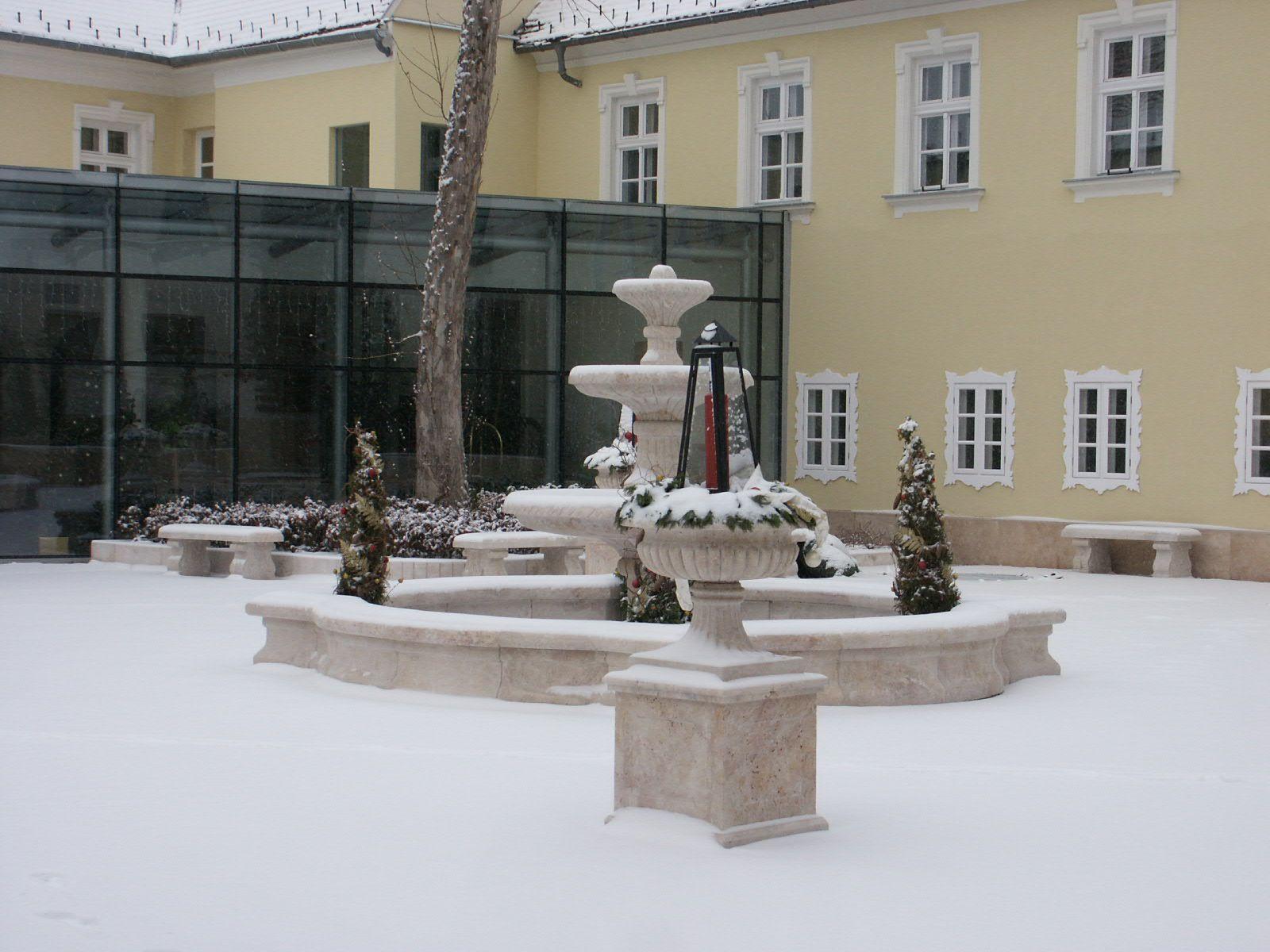 欧洲 匈牙利国家艺术中心Crystal Garden的石材产品与安装.jpg