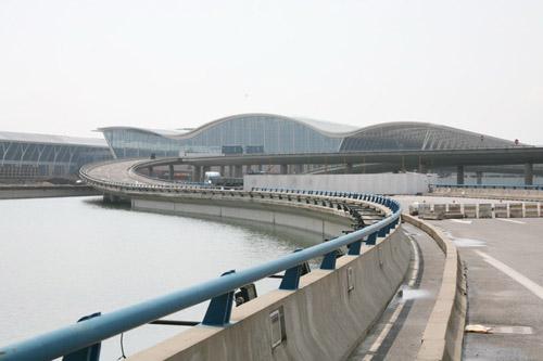 上海浦东国际机场航站楼绿化排水项目