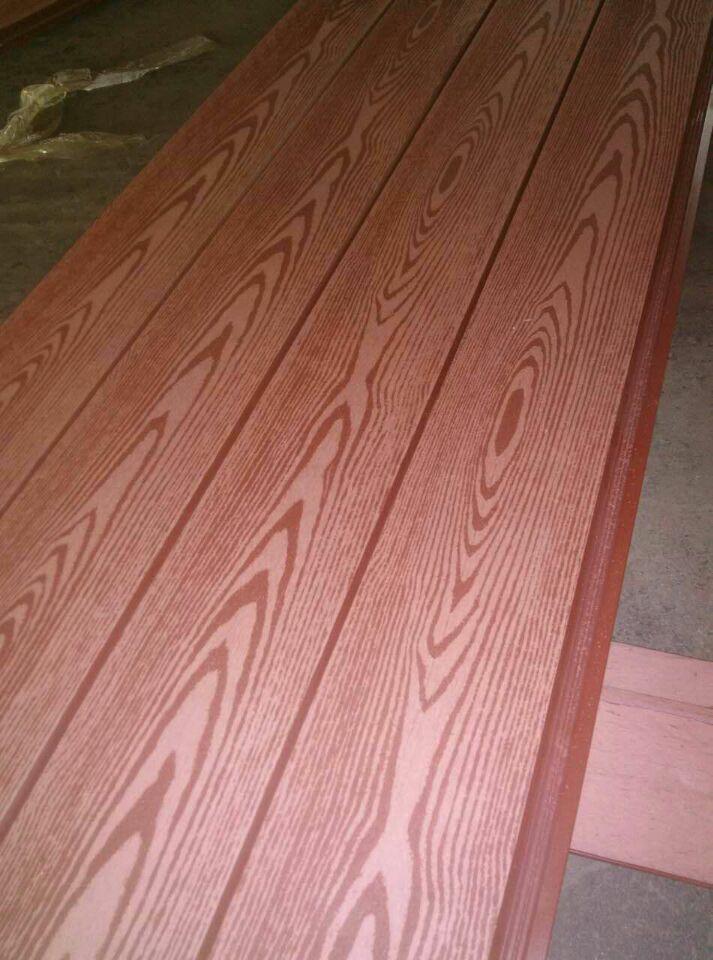 西安樟子松碳化木地板户外铺装的优点