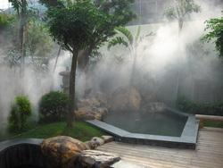 温泉造雾