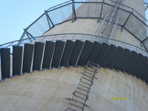 铜仁烟囱安装转梯平台施工