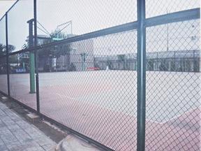山西球场围网建设，球场浸塑围网，围网