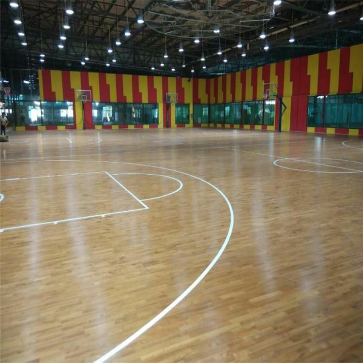 北京市室内篮球实木体育地板施工 羽毛球运动木地板厂家
