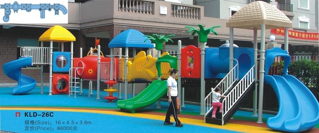 幼儿园塑料滑滑梯