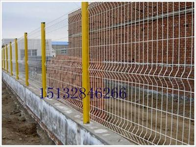 无缝全钢桃形柱护栏、热镀锌桃型柱围栏网