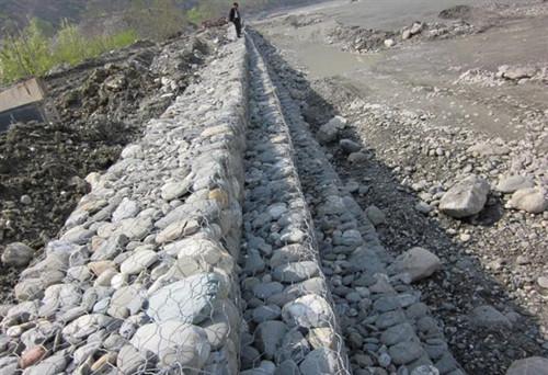 河道护坡护底专项材料镀锌石笼网制作厂家
