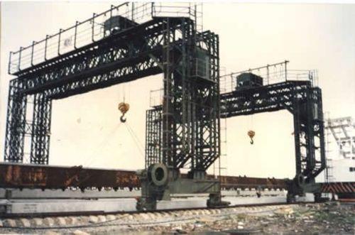 武汉市 大桥钢结构支架（除锈防腐）施工项目