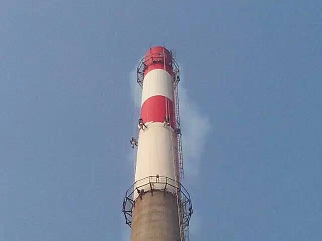 电厂80米烟囱刷色环航标