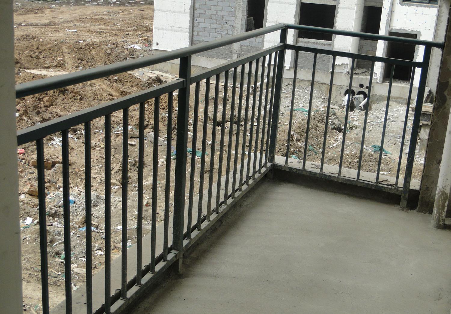 阳台护栏的安全高度标准 - 知乎
