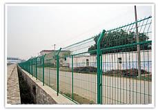 供应护栏网双边丝护栏网隔离栅监狱防护网报价机场护栏网价格