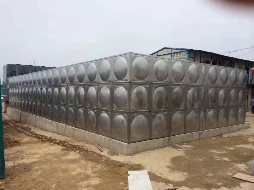 梅州不锈钢方形水箱厂家定制做，不锈钢保温水箱价格，组合式消防水箱焊接
