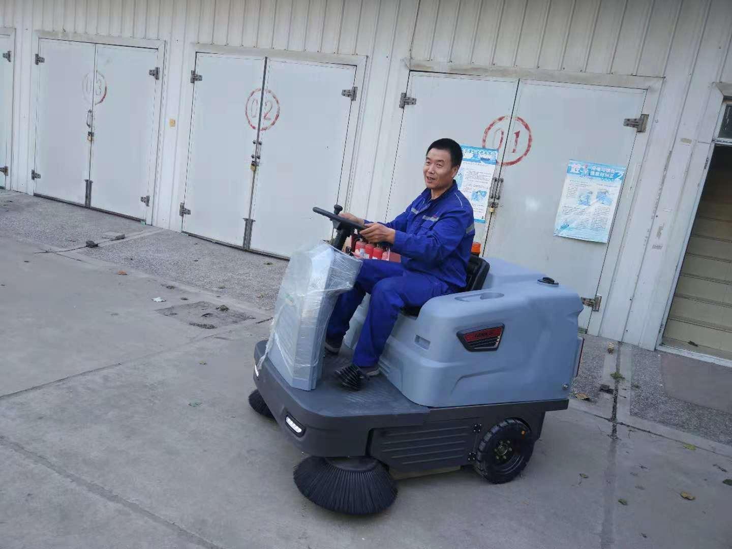 物业扫地车天津扫地机厂家SD1400小型电动道路清扫车供应