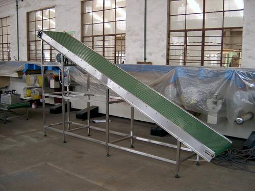 万鑫专业生产(皮带式输送机)(皮带输送线)（轻型皮带输送机）厂家