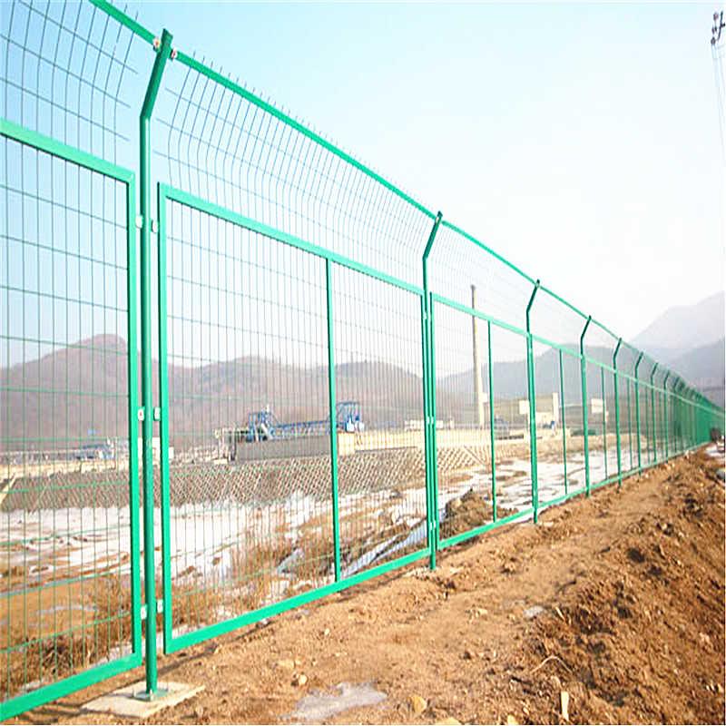 吐鲁番公路防护围栏网 禹州市网围栏 南安市铁丝网护栏