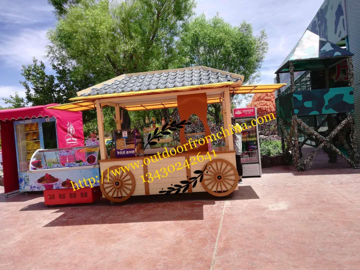 木制美食车，化州糖水售货亭，移动手推车