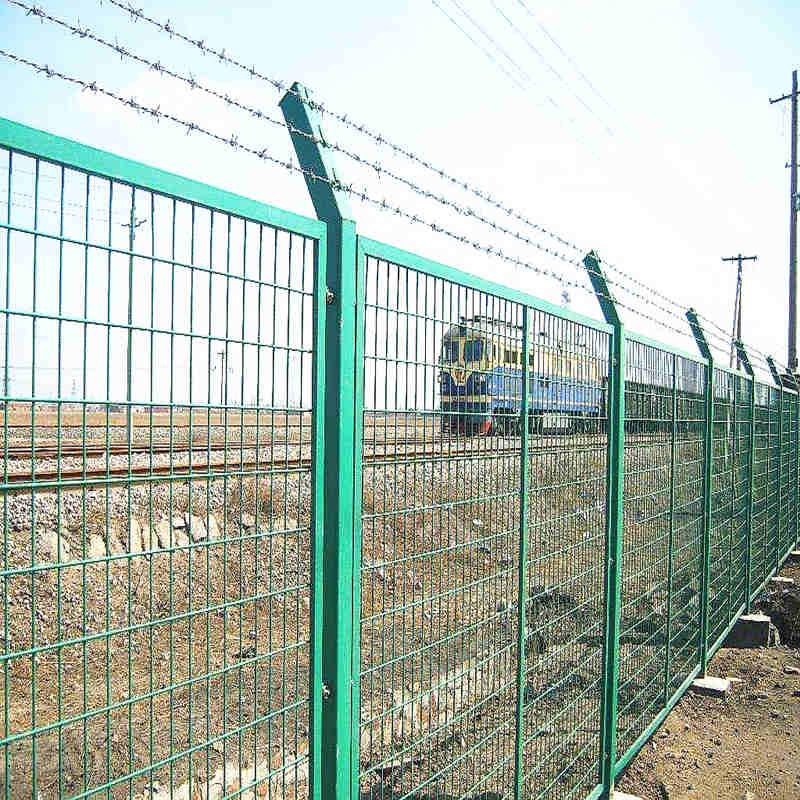 昌吉高速公路焊接隔离栅 阿勒泰铁路围栏 乌鲁木齐热镀锌护栏