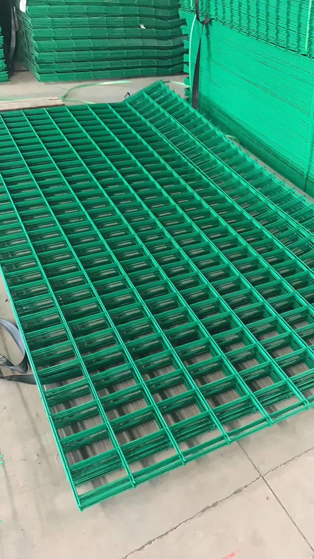 PVC围栏网  镀锌围栏网