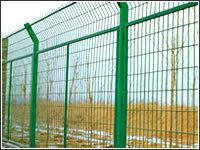 供应高速公路防护网，护栏网隔离栅