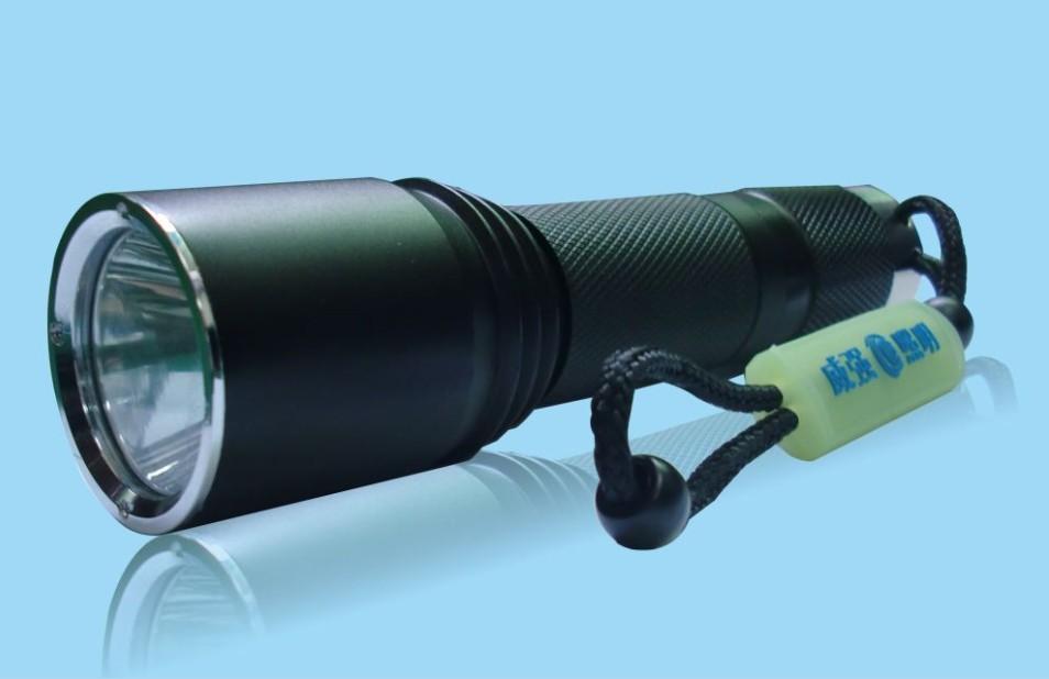 直销WQ-B2强光手电筒，LED手电筒