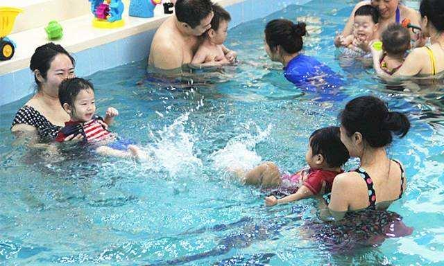 亲子游泳和婴儿游泳有什么区别,哪个更好