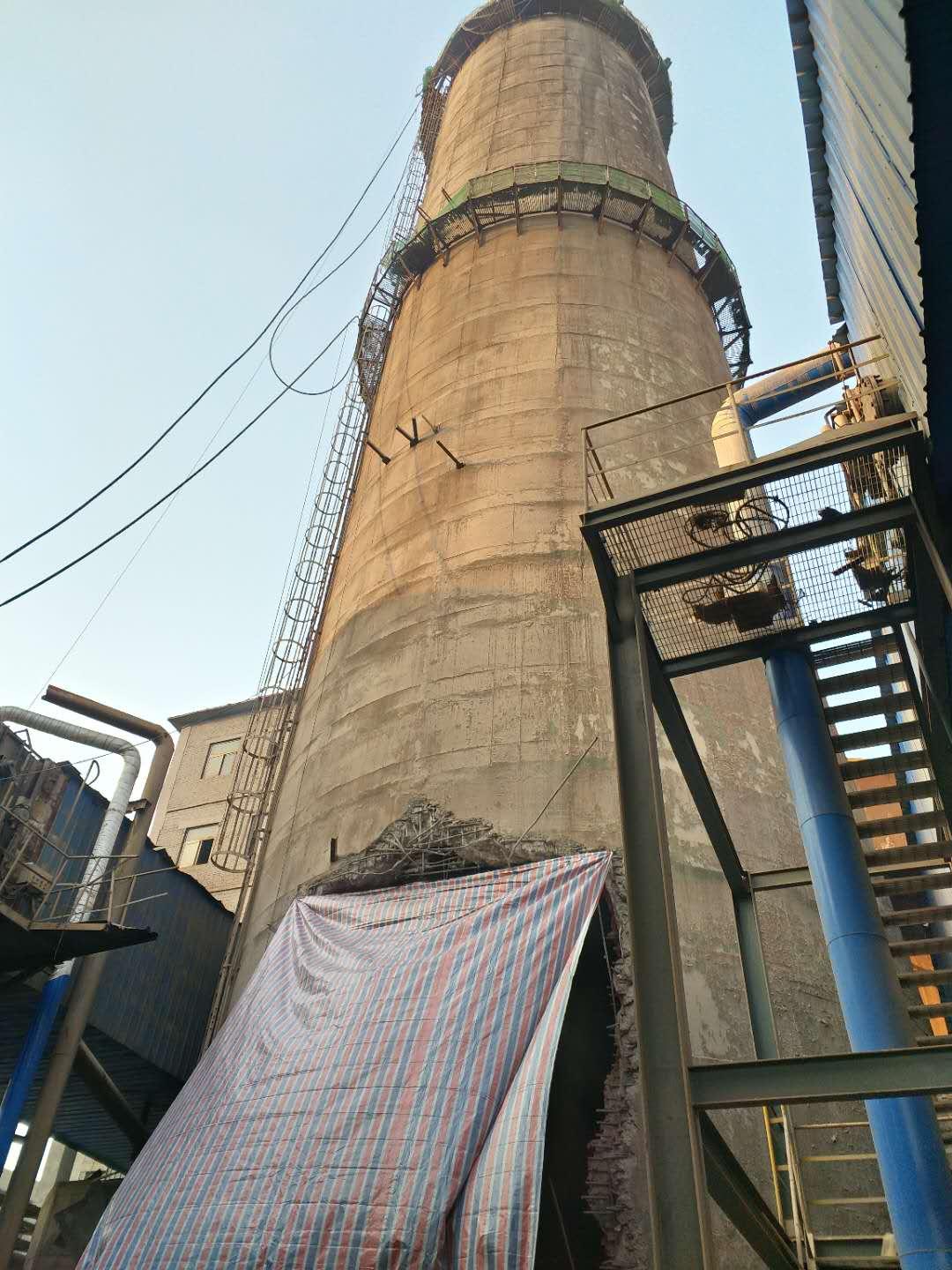 江苏专业拆除120米水泥烟囱