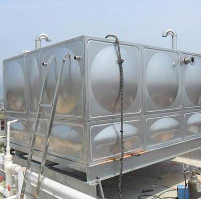 日冠厂家定制方形不锈钢生活水箱焊接式储水箱防二次污染