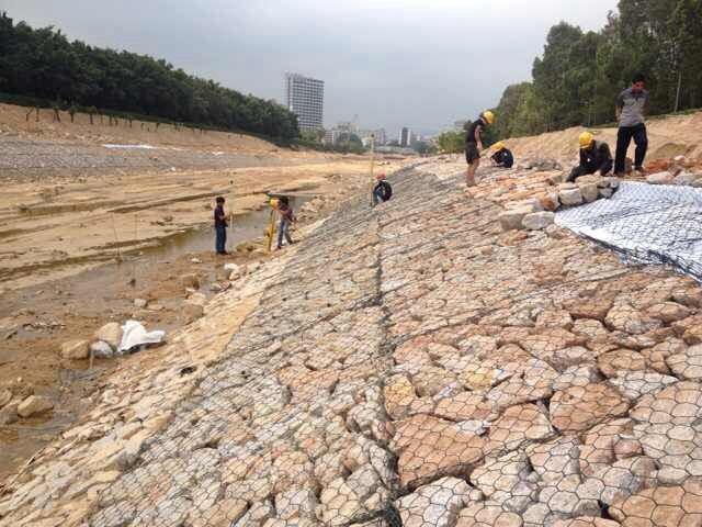 河道河堤护坡用雷诺护垫，热镀锌涂塑石笼护垫
