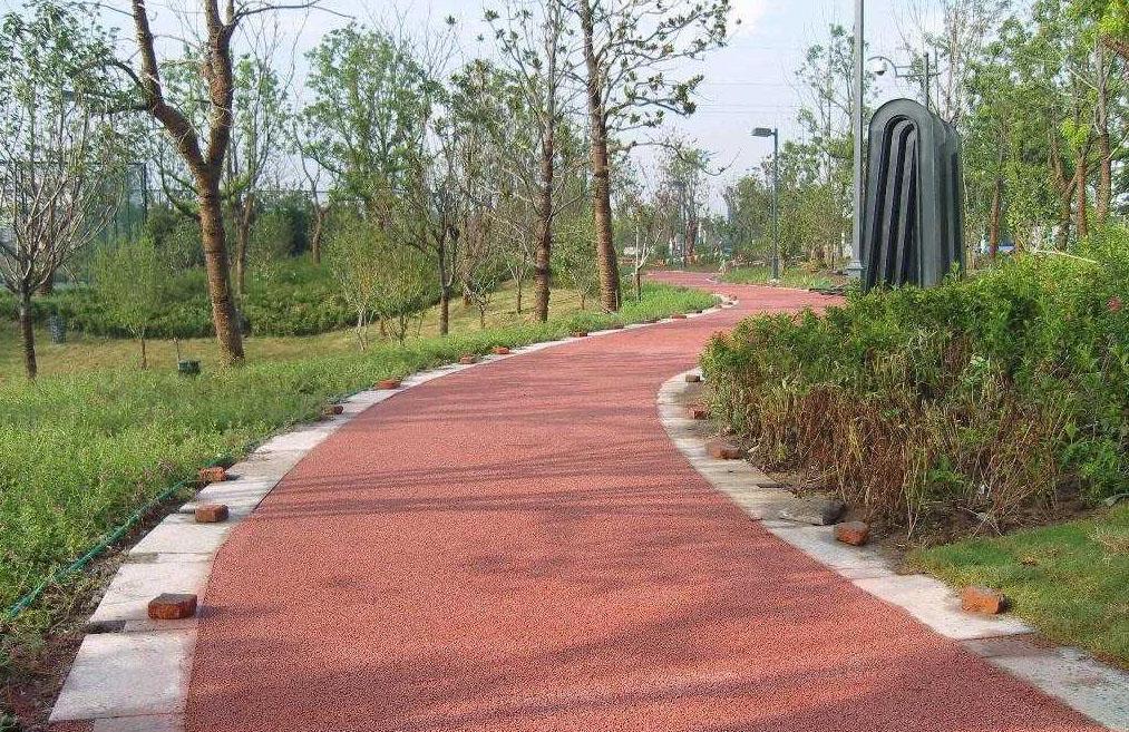 宁夏中卫彩色透水地坪材料施工透水混凝土施工方案
