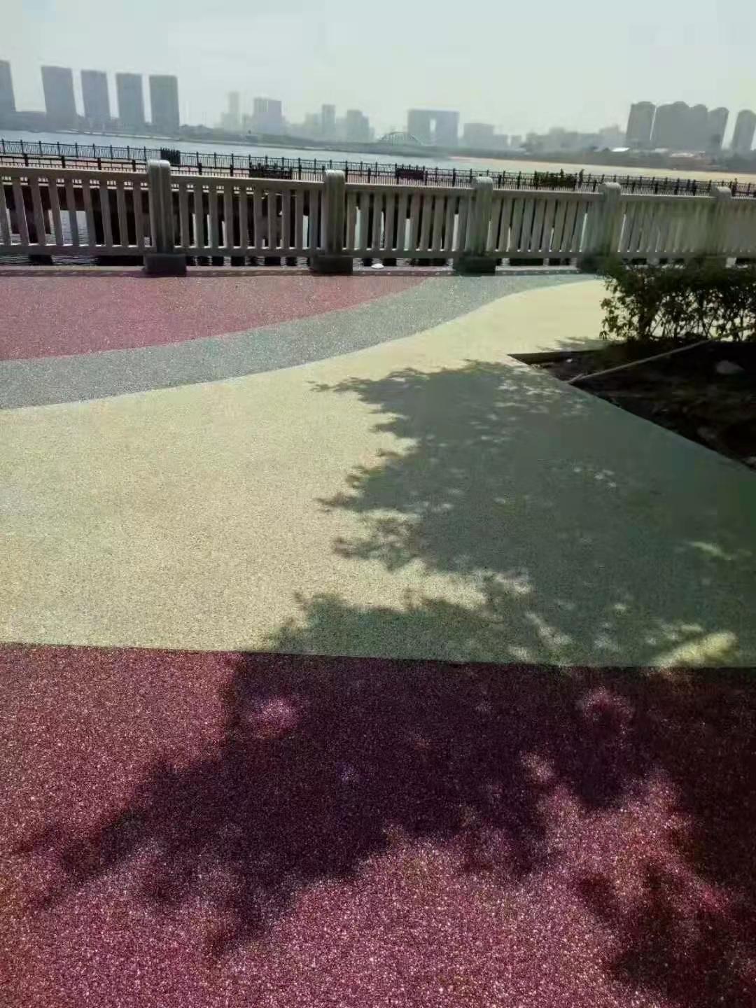 上海真石丽天然彩色胶粘石透水地坪全国施工