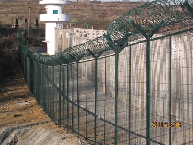刺网隔离栅,监狱钢围墙,防攀爬隔离网