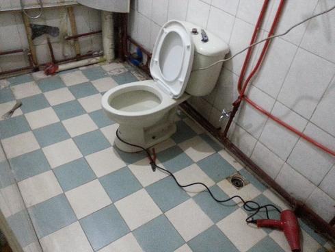 卫生间不砸砖漏水专业维修